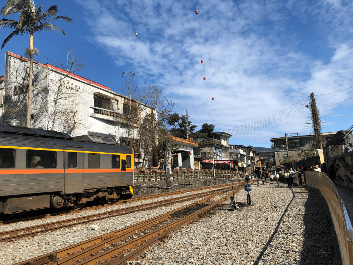 1 Day sky lantern and tea experience tour 3